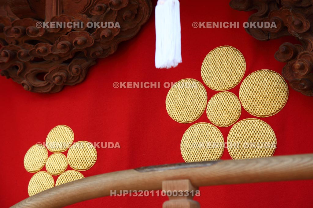 大阪府　天神祭　地車の梅鉢紋