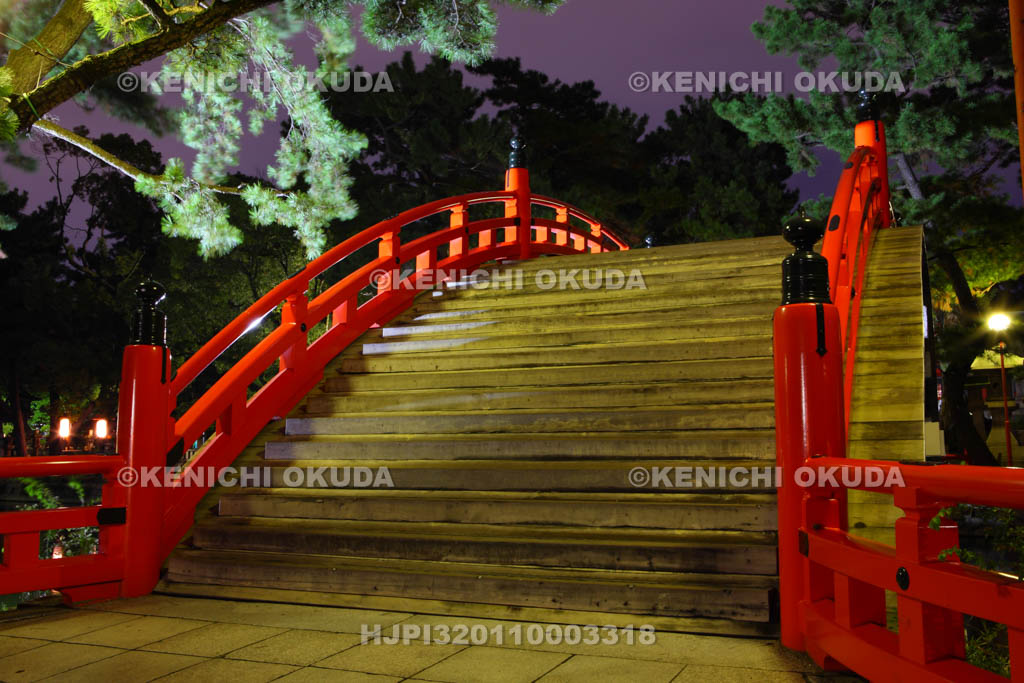 大阪府　夜の住吉大社　太鼓橋（反橋）