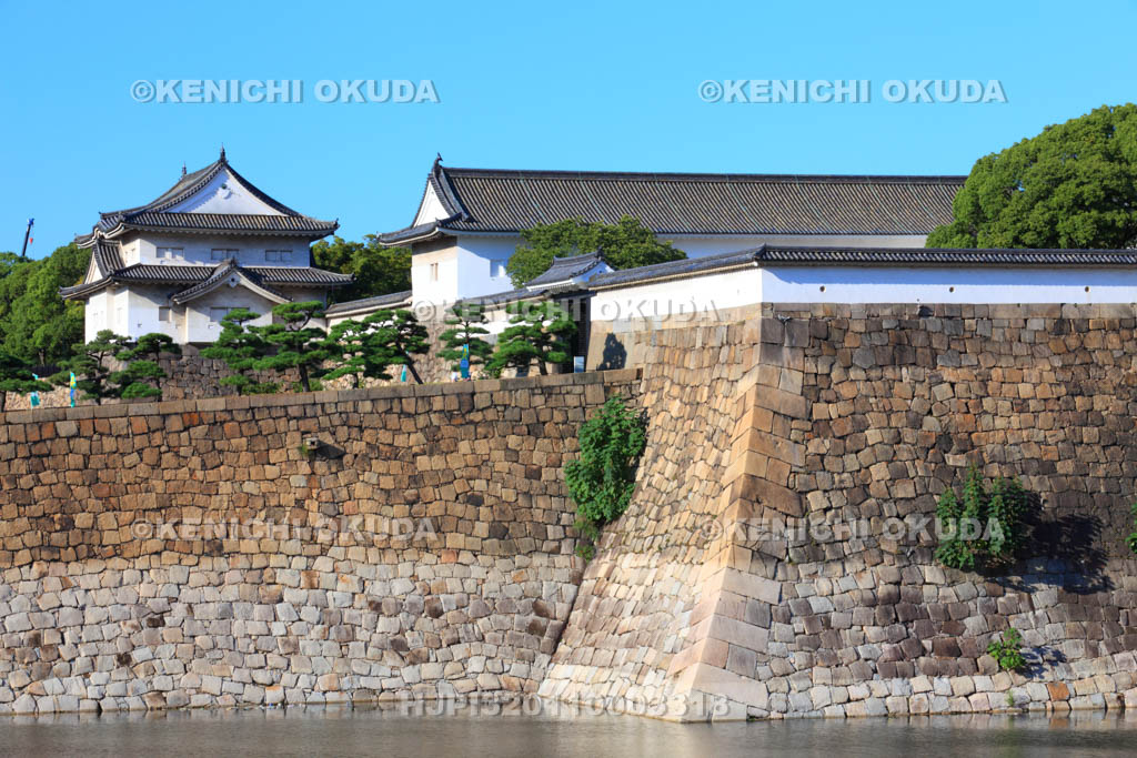 大阪府　大阪城の大手門　千貫櫓と多聞櫓