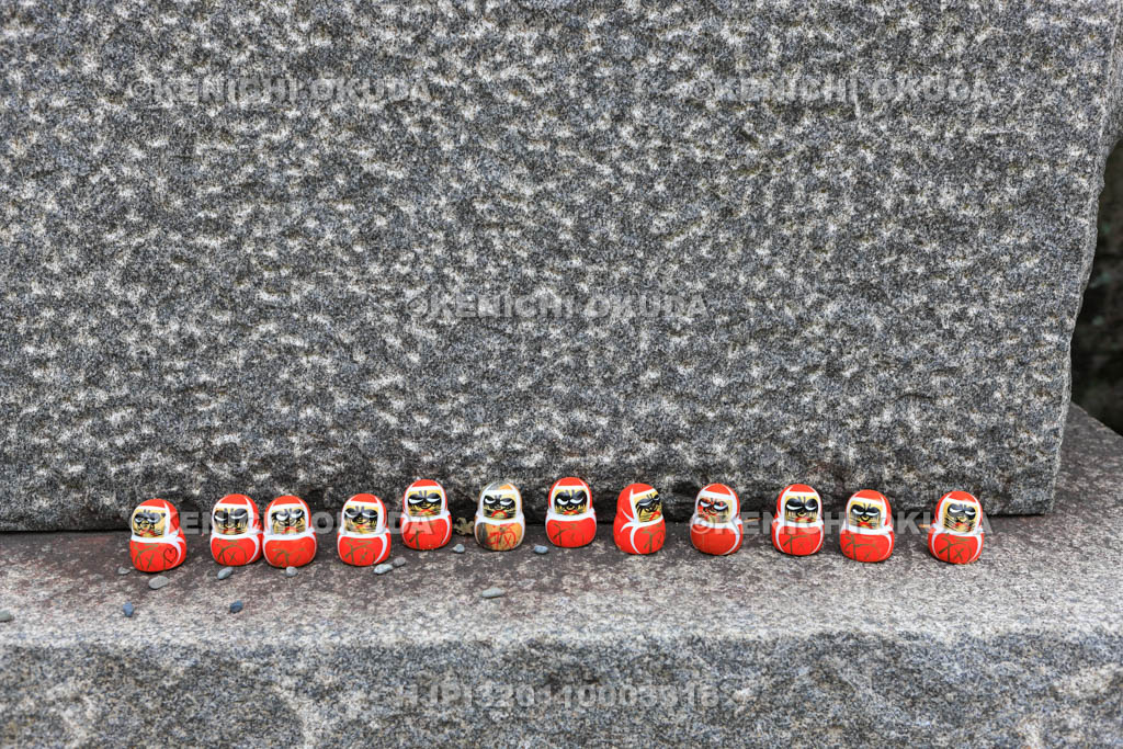 大阪府　勝尾寺　勝ちダルマ