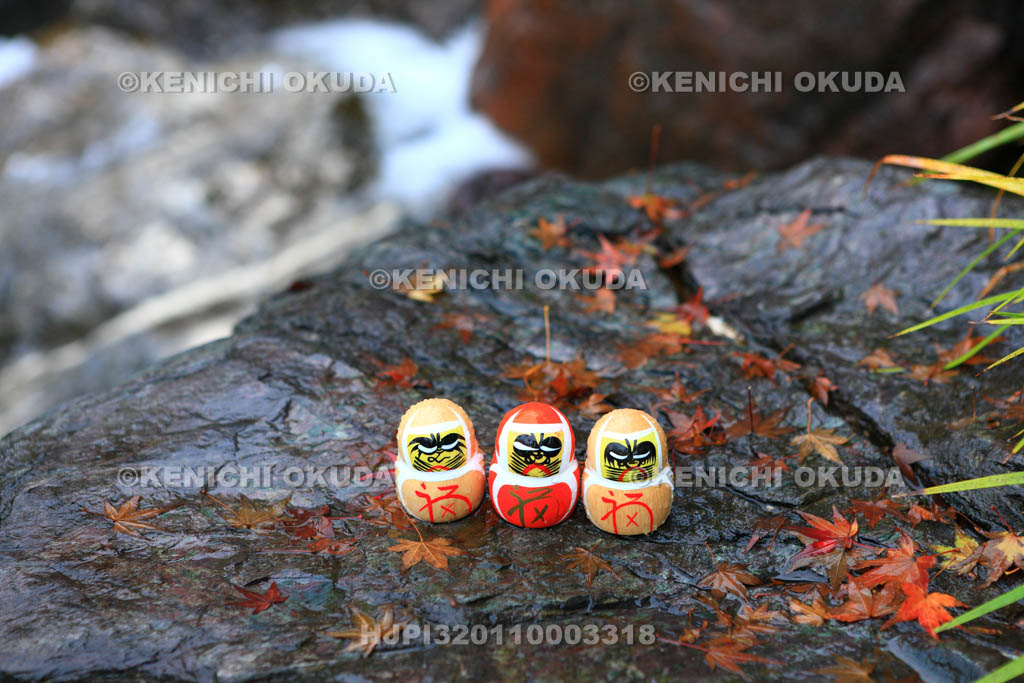 大阪府　勝尾寺　勝ちダルマ