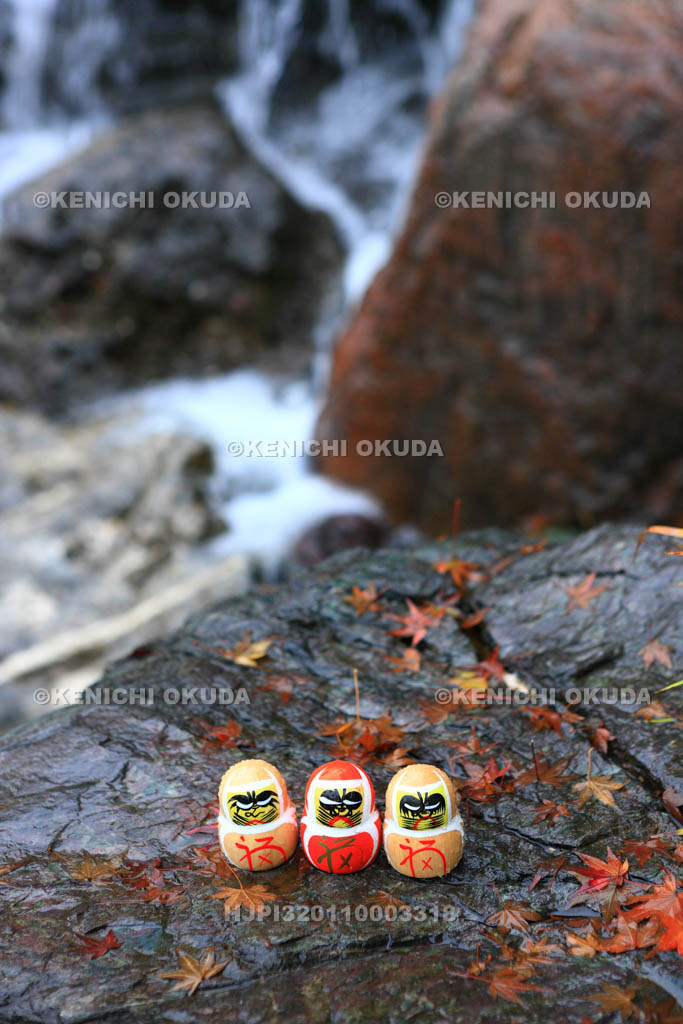 大阪府　勝尾寺　勝ちダルマ