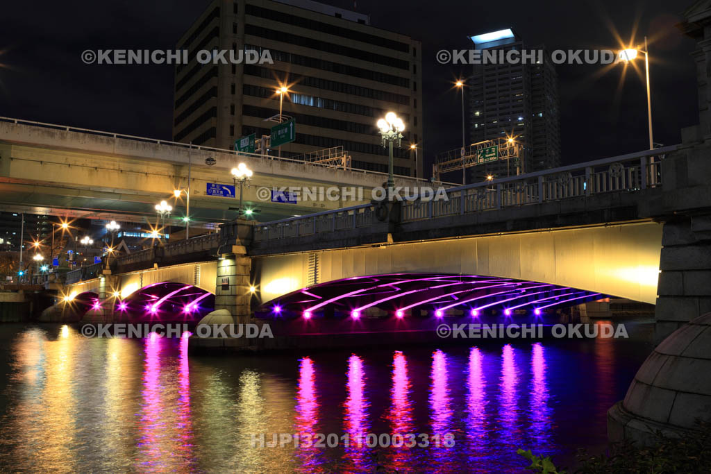 大阪府　堂島川と難波橋のライトアップ