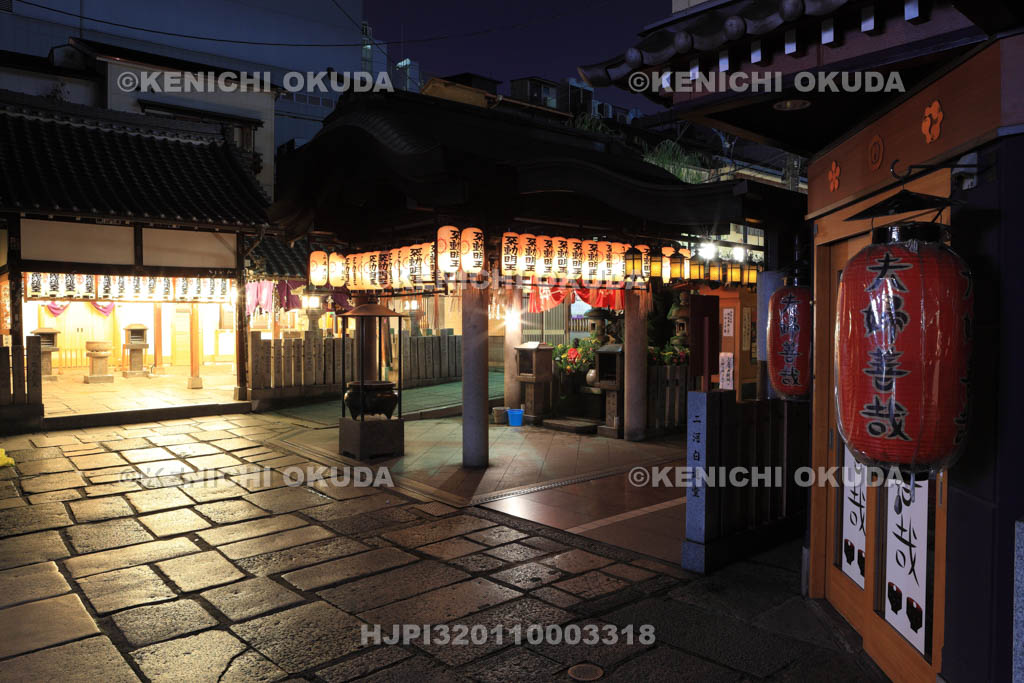 大阪府　夜の法善寺横丁