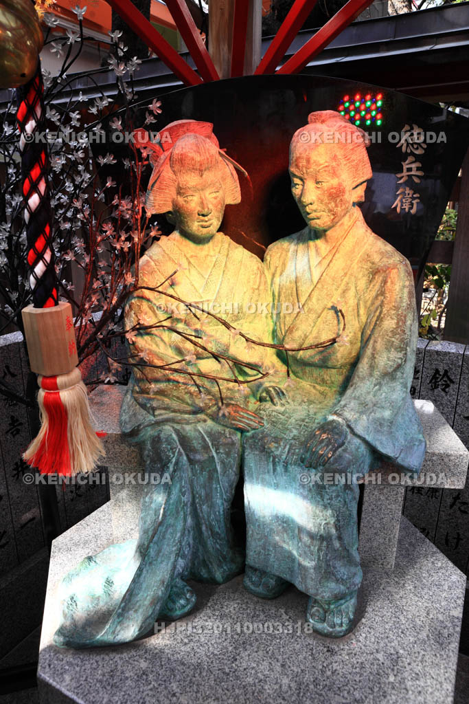 大阪府　お初天神　お初と徳兵衛の像