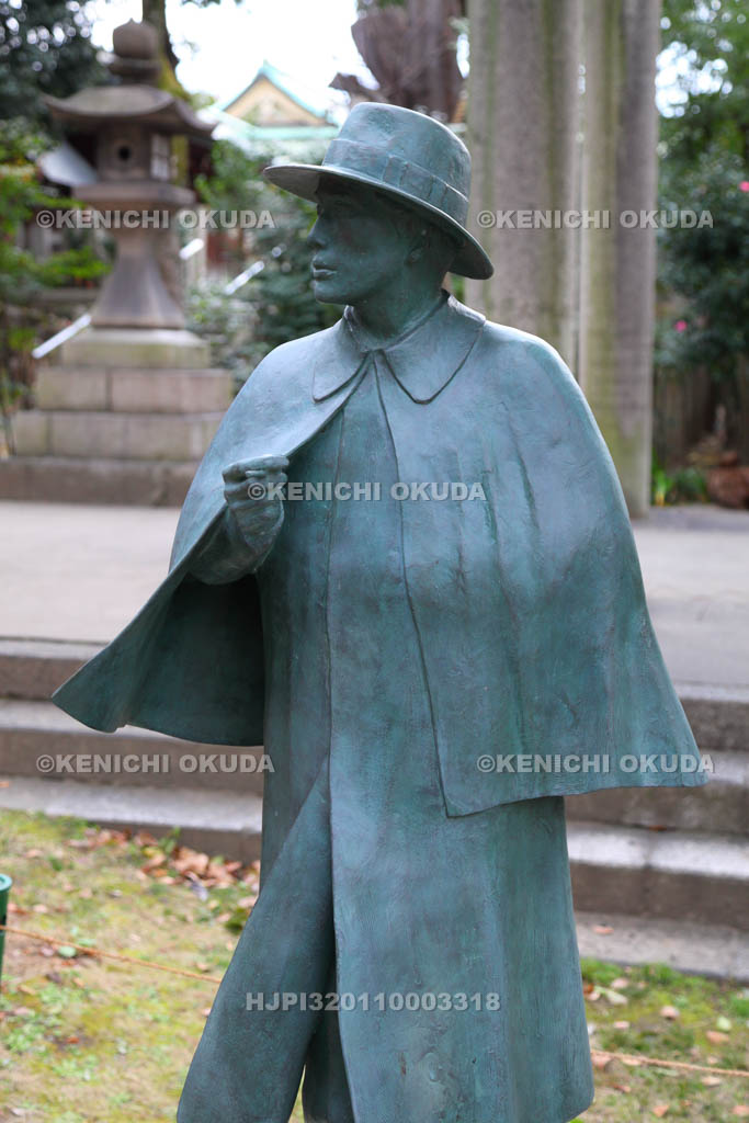 大阪府　生国魂神社　織田作之助像