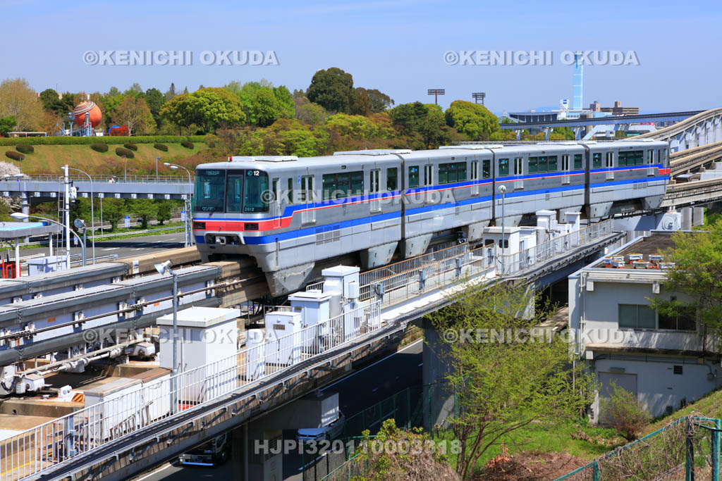 大阪府　大阪モノレール　万博記念公園駅付近