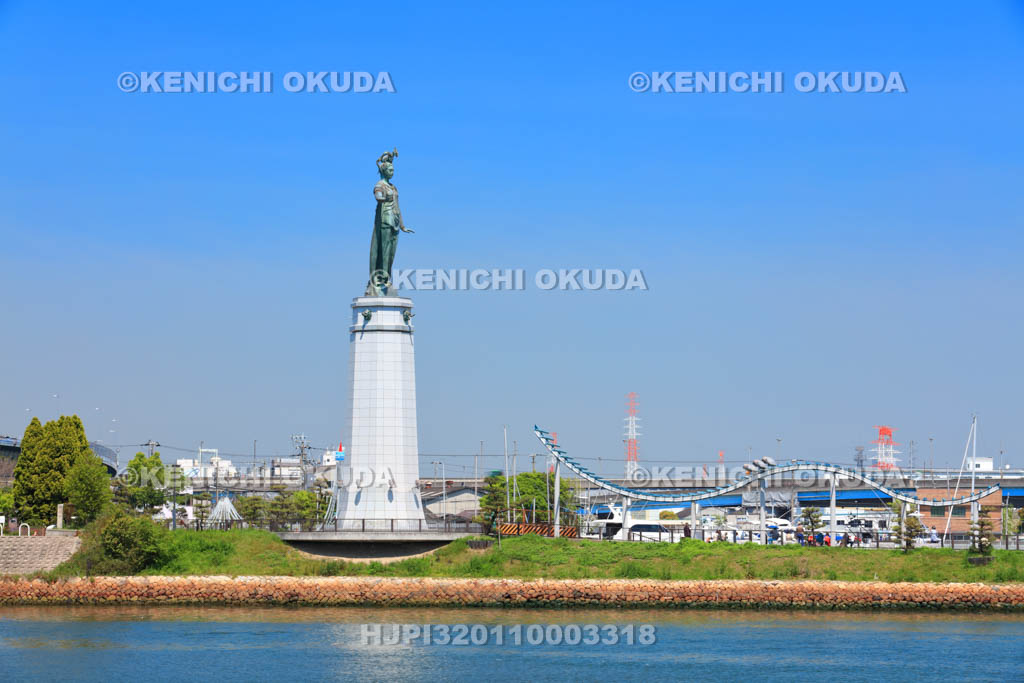 大阪府　堺旧港の龍女神像