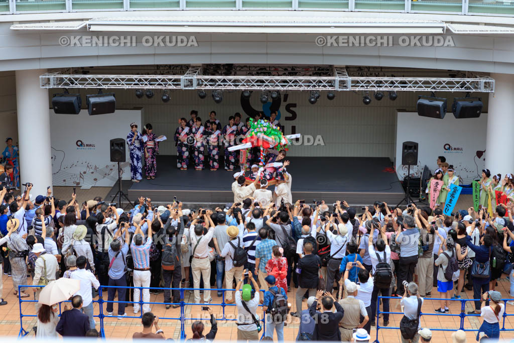 大阪府　愛染祭り　開会式の駕籠上げ