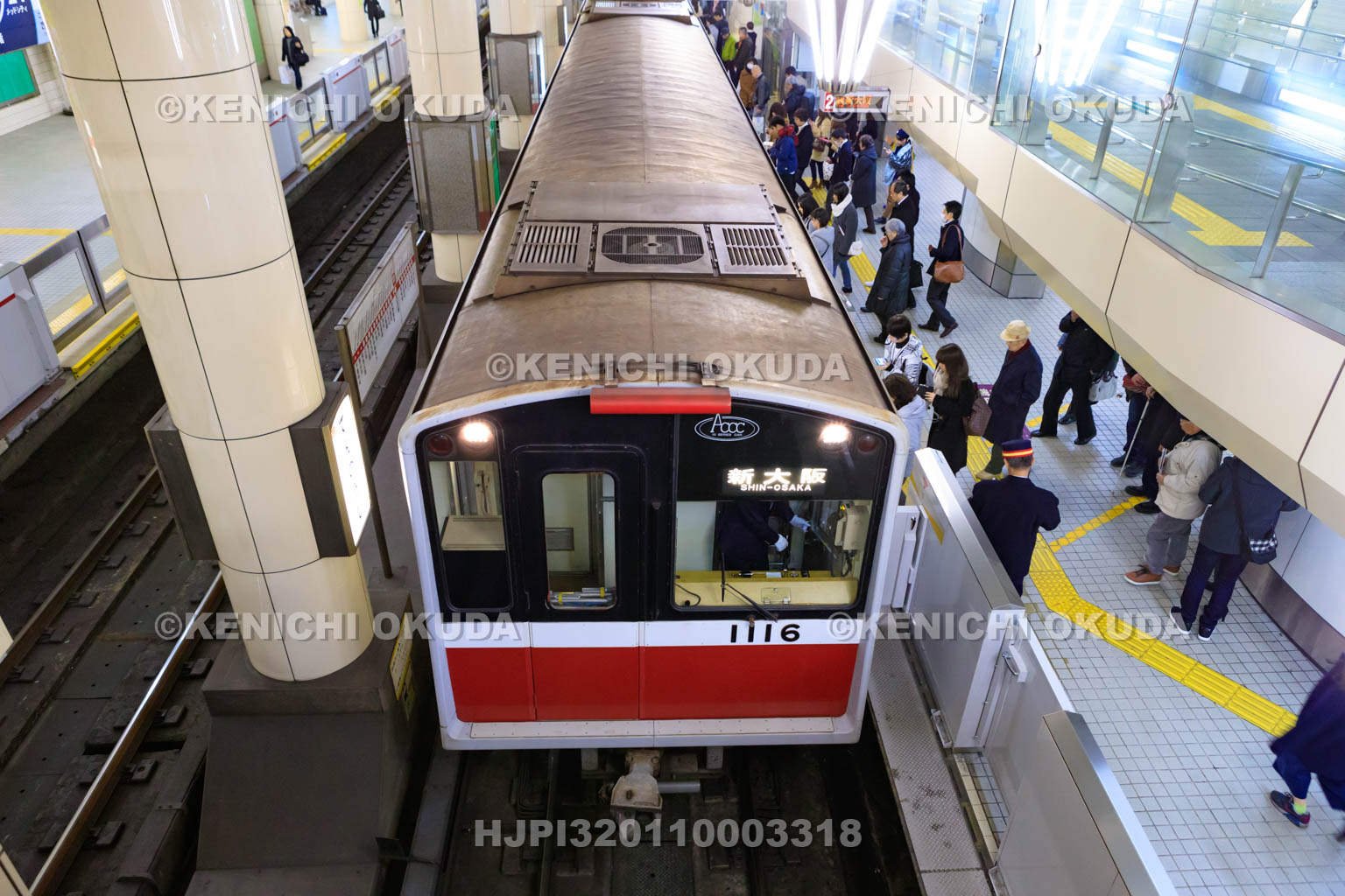 大阪府　地下鉄天王寺駅　御堂筋線の10系車両