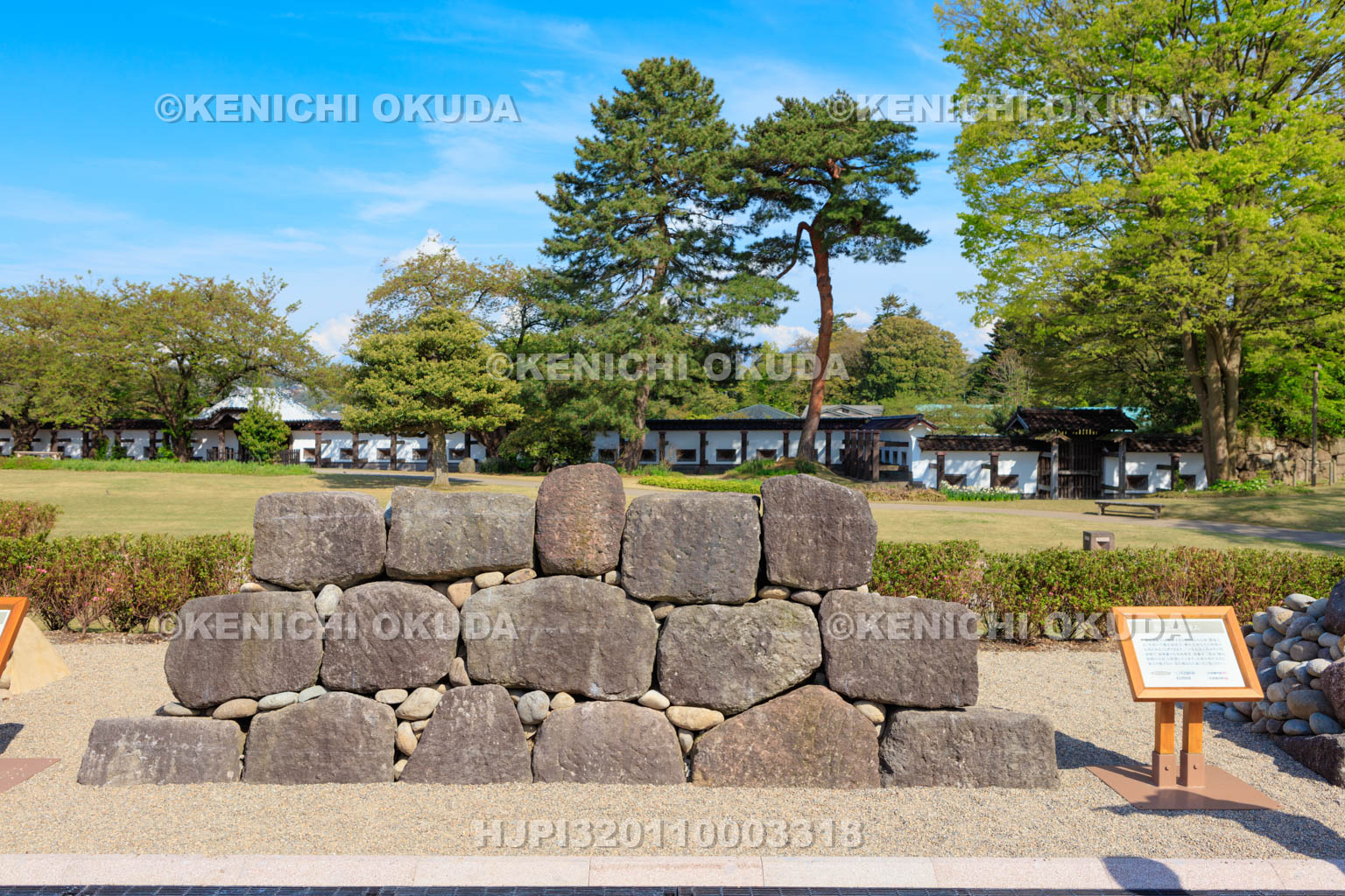 石川県　金沢城の石垣模型　粗加工石積み