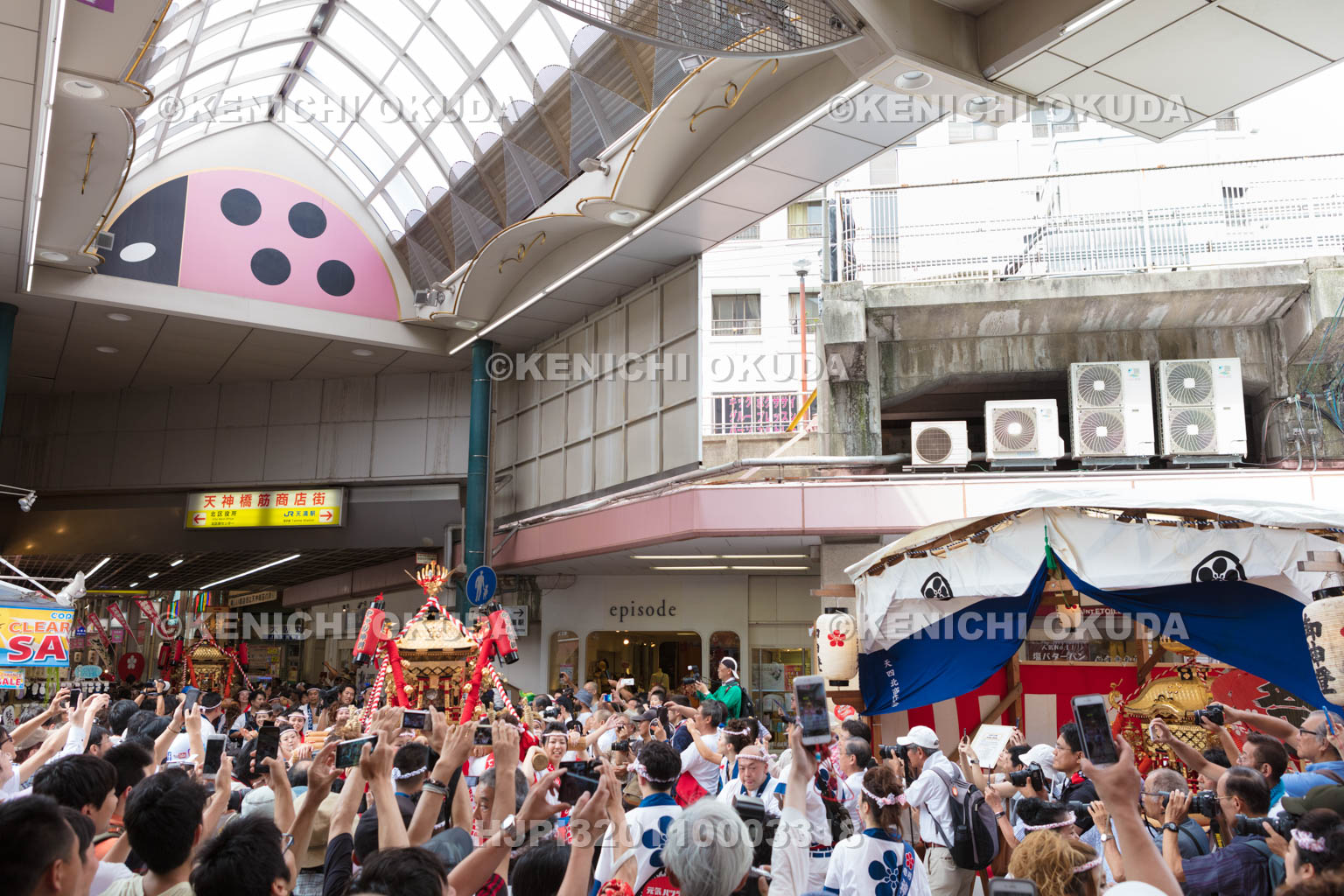 大阪府 天神祭ギャルみこし