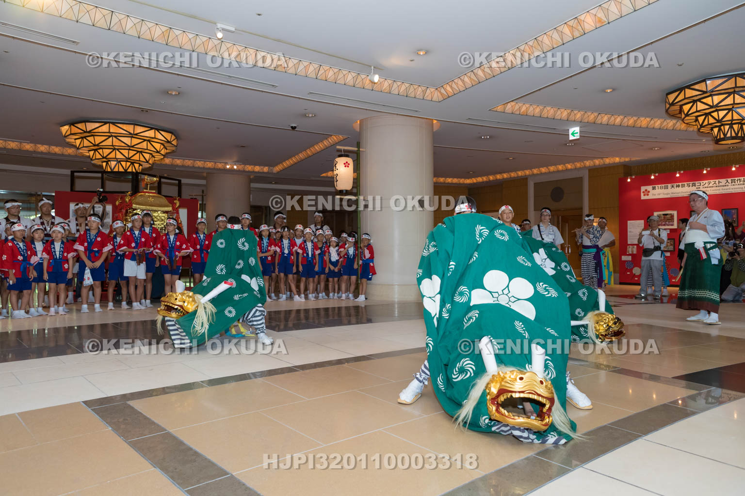 大阪府　天神祭の獅子舞