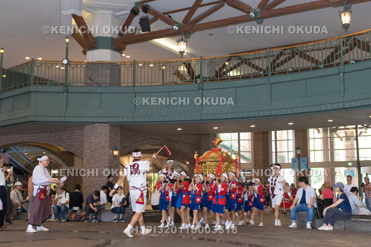 大阪府　天神祭の鳳神輿