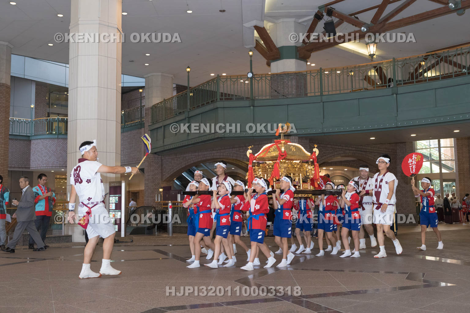 大阪府　天神祭の鳳神輿