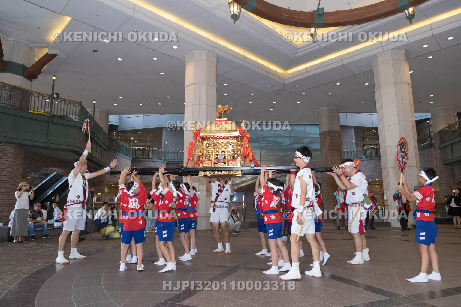 大阪府　天神祭の鳳神輿