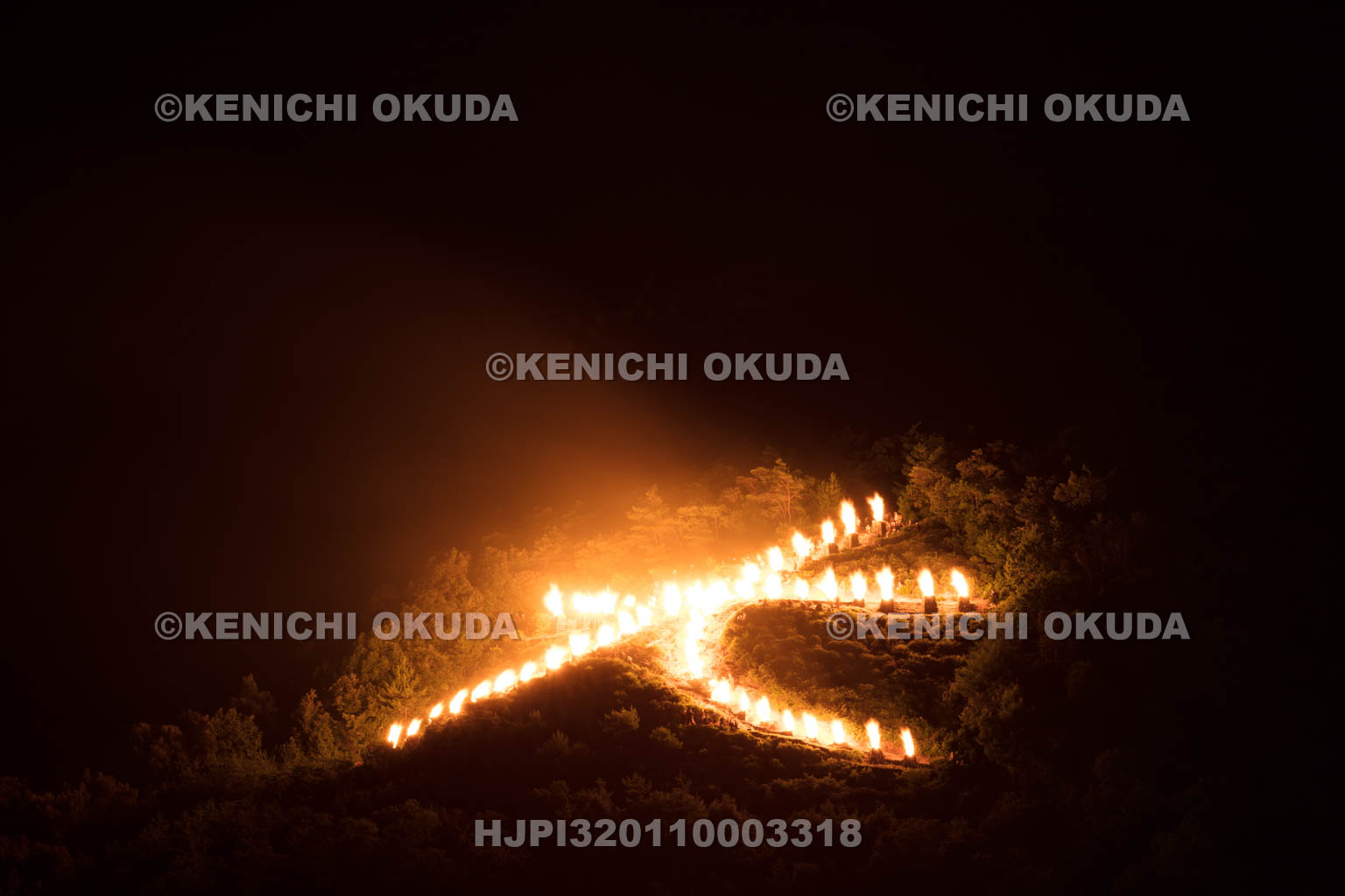京都府　五山送り火の左大文字