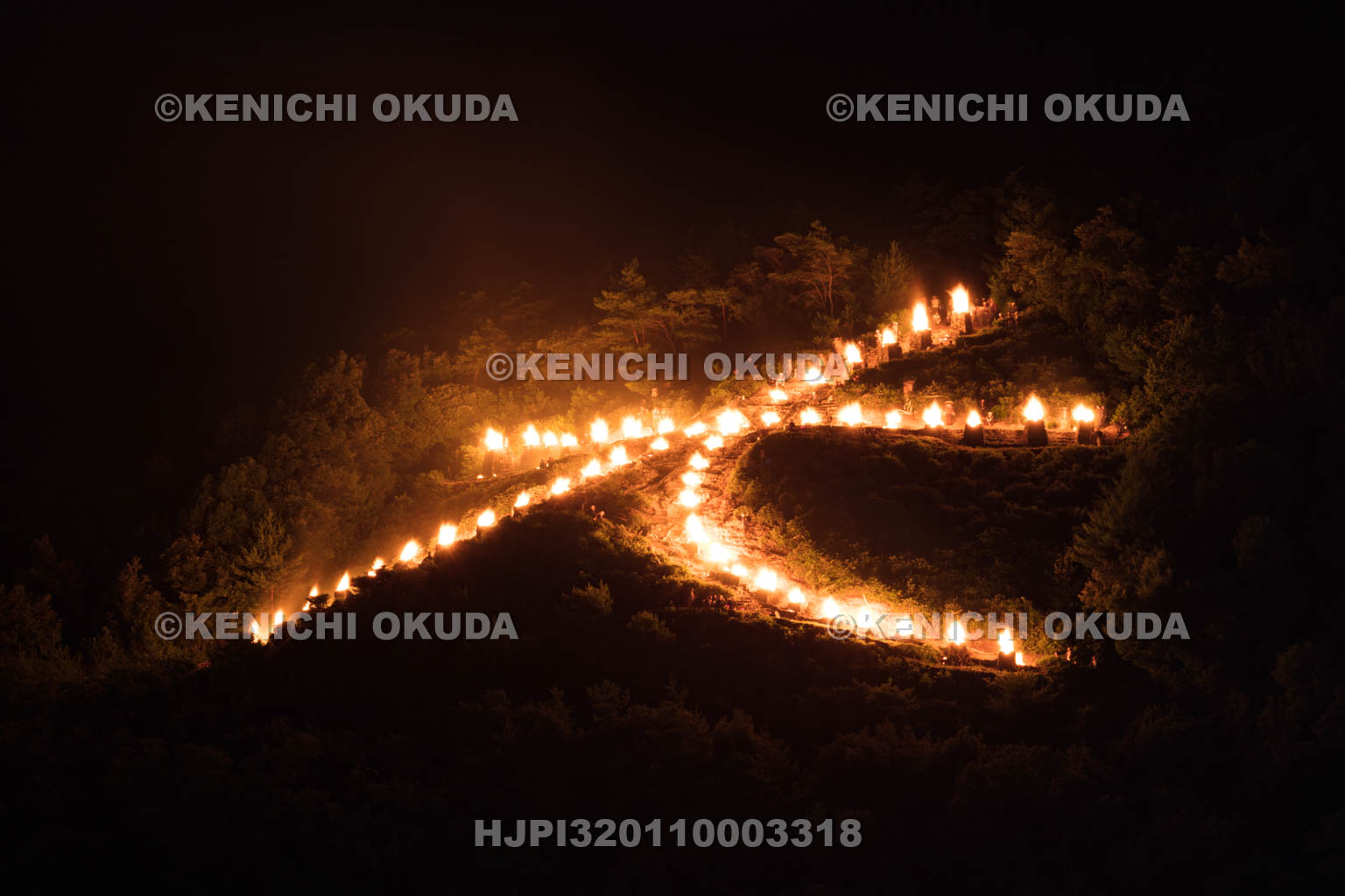 京都府　五山送り火の左大文字