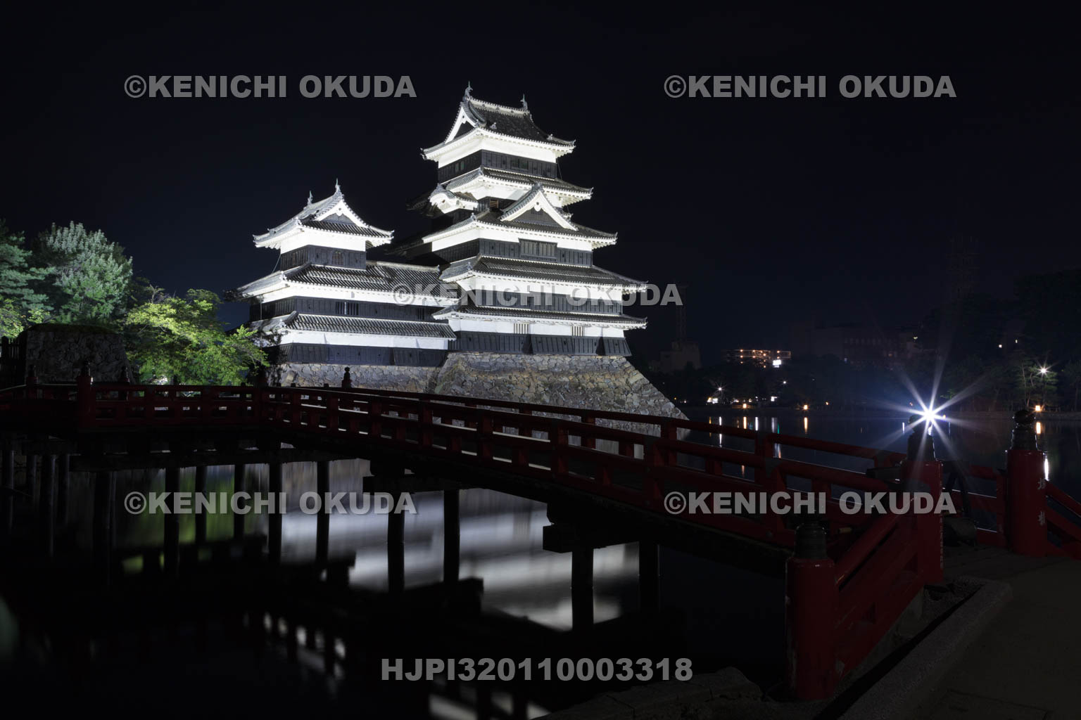 長野県　松本城の夜景