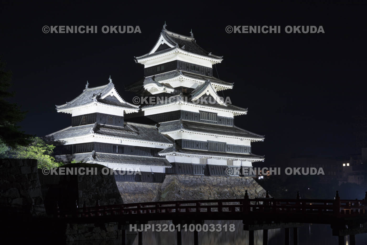 長野県　松本城の夜景