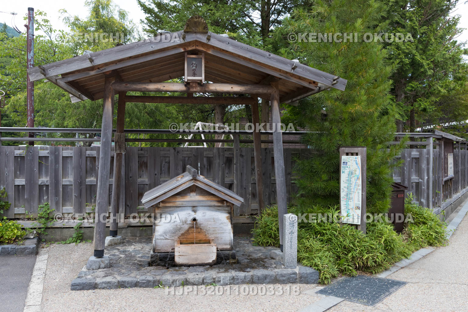 長野県　奈良井宿　鍵の手の水場