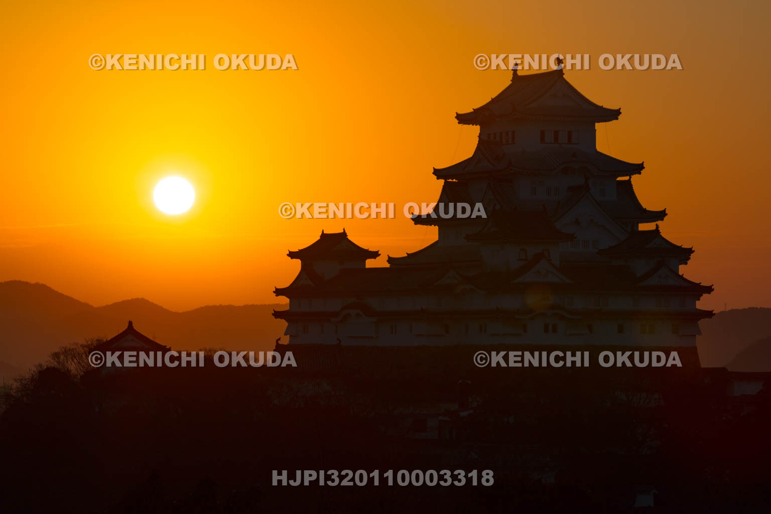 兵庫県　姫路城と初日の出