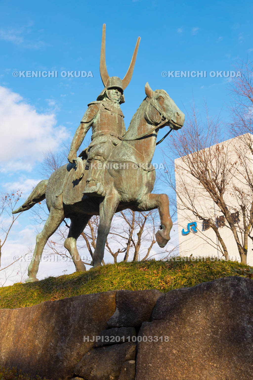 滋賀県　彦根駅前の井伊直政公像