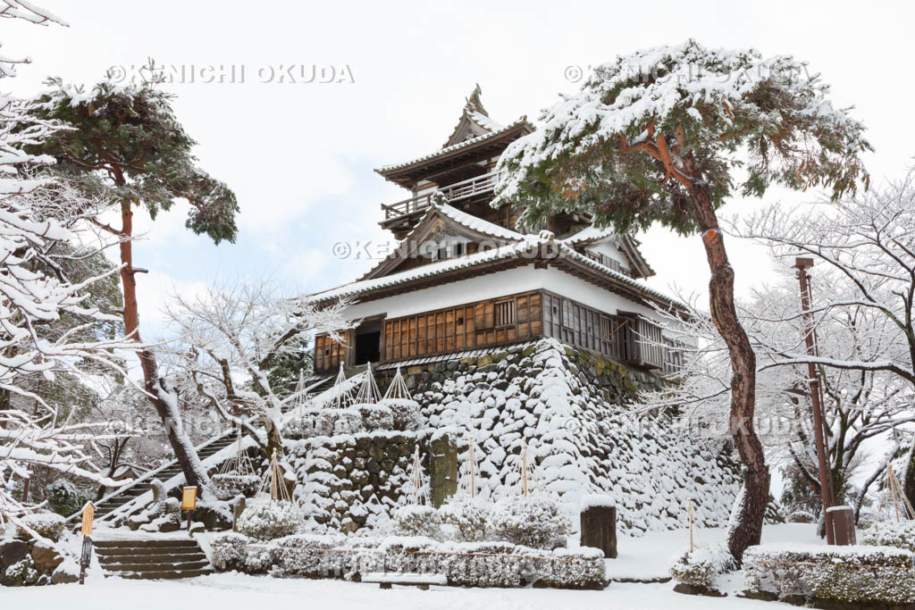 福井県　雪の丸岡城