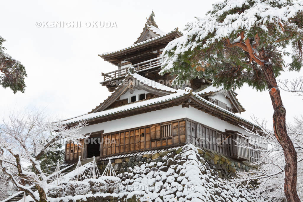 福井県　雪の丸岡城