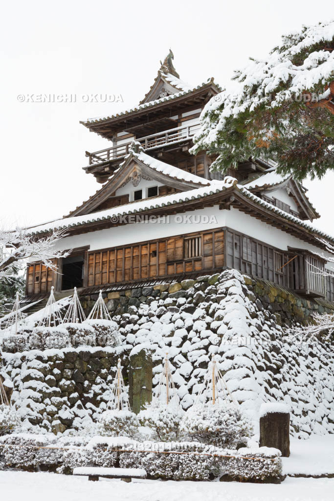 福井県　雪の丸岡城