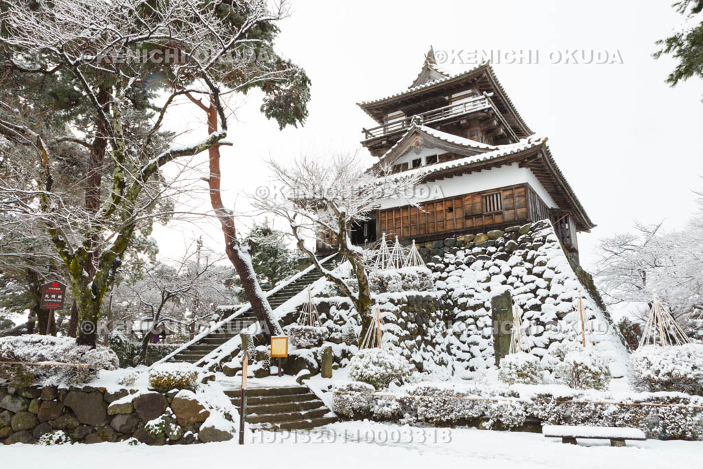 福井県　雪の丸岡城