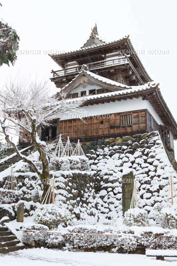 福井県　雪の丸岡城