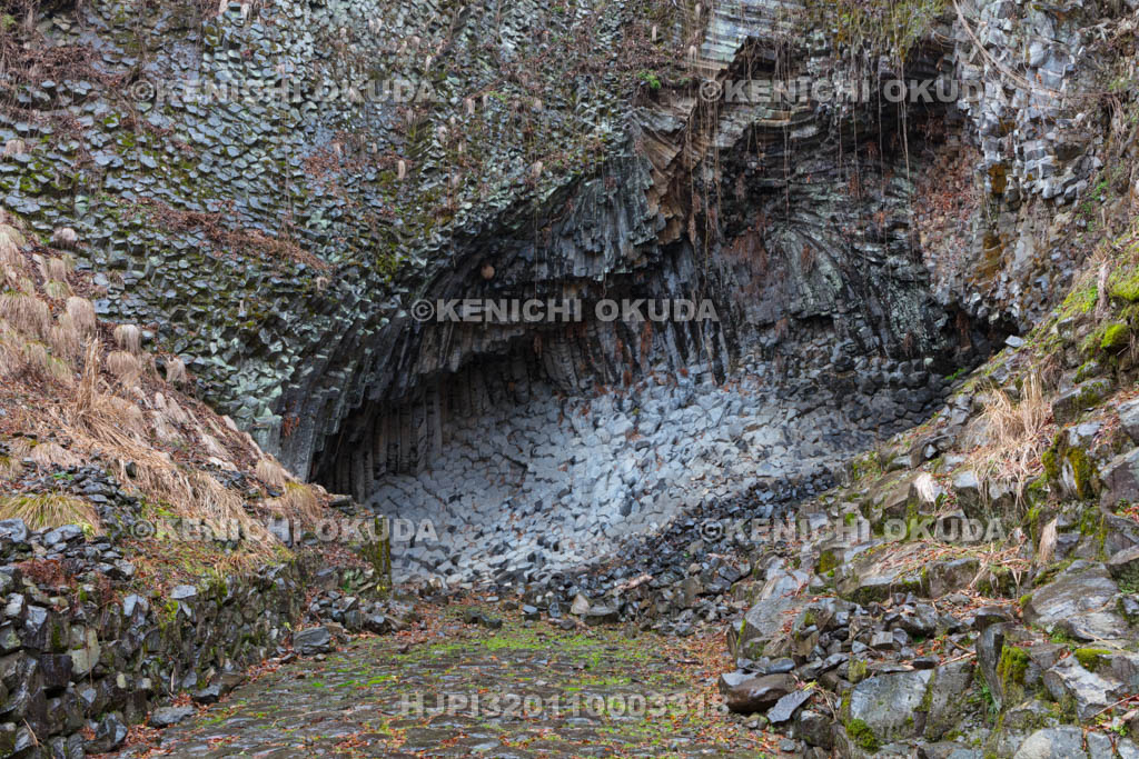 兵庫県　玄武洞公園の北朱雀洞