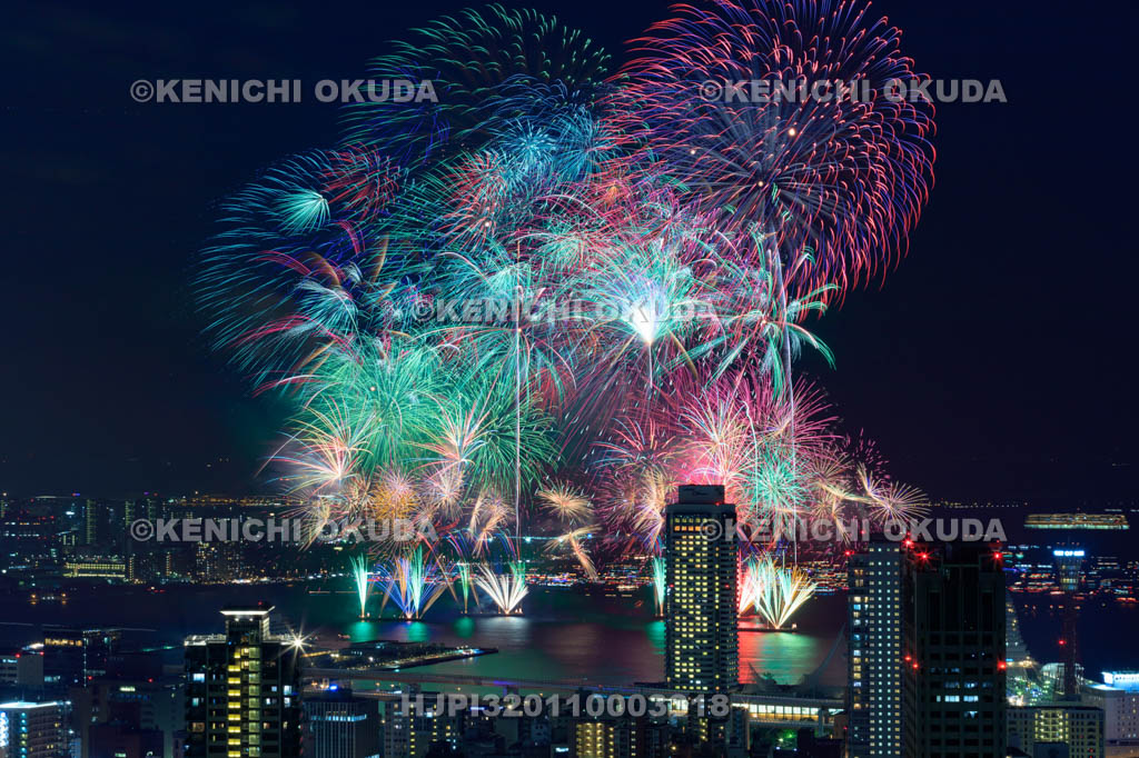 兵庫県　みなとこうべ海上花火大会