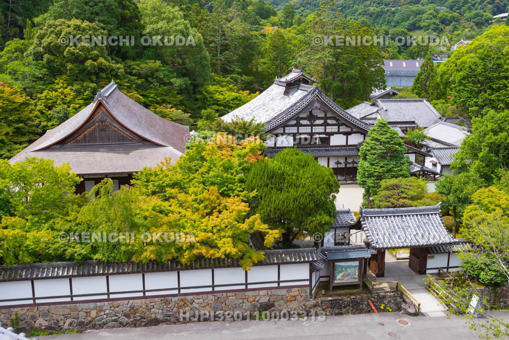 京都府　南禅寺　三門の五鳳楼から望む天授庵