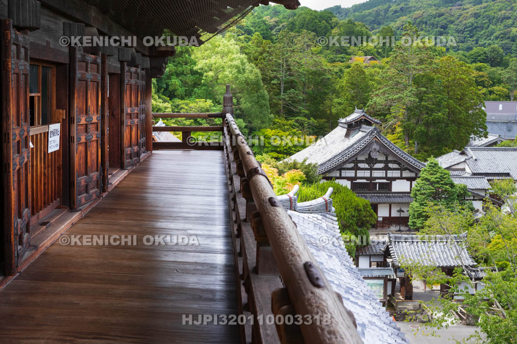 京都府　南禅寺　三門の五鳳楼から望む天授庵