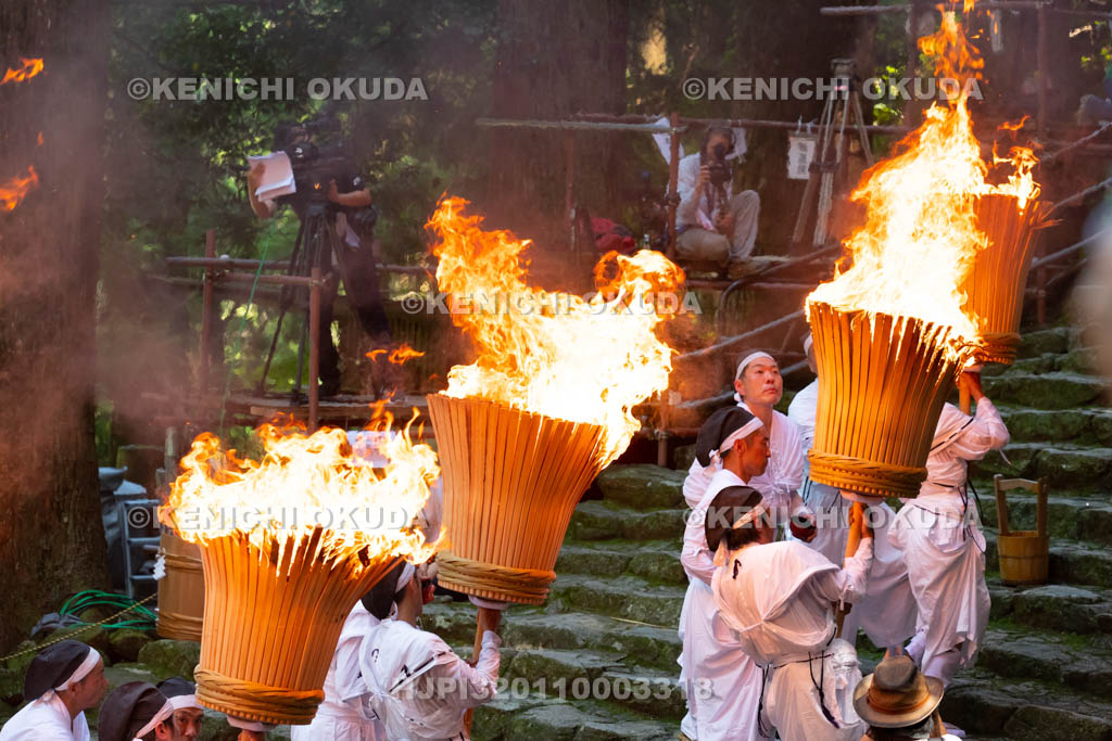 和歌山県　那智の扇祭り　御火行事