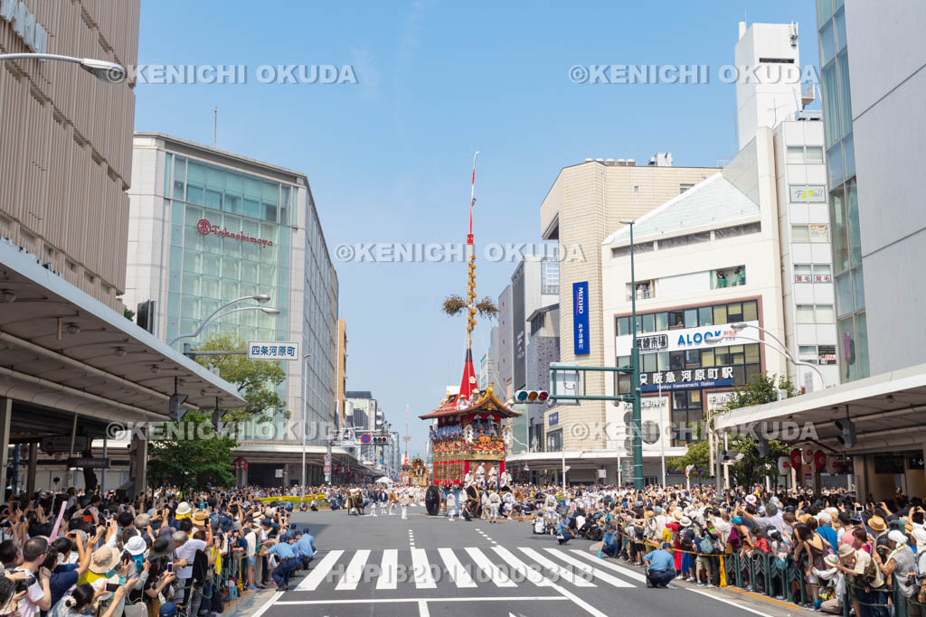 京都府　祇園祭の山鉾巡行（前祭）　長刀鉾
