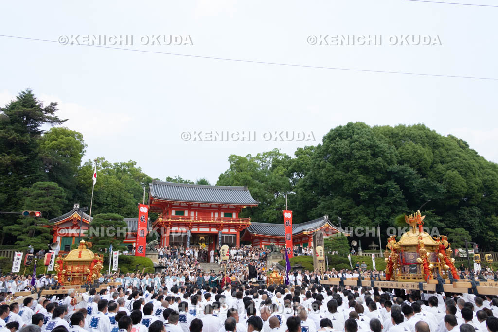 京都府　祇園祭の神輿渡御出発式