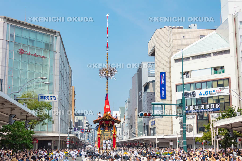 京都府　祇園祭の山鉾巡行（前祭）　函谷鉾