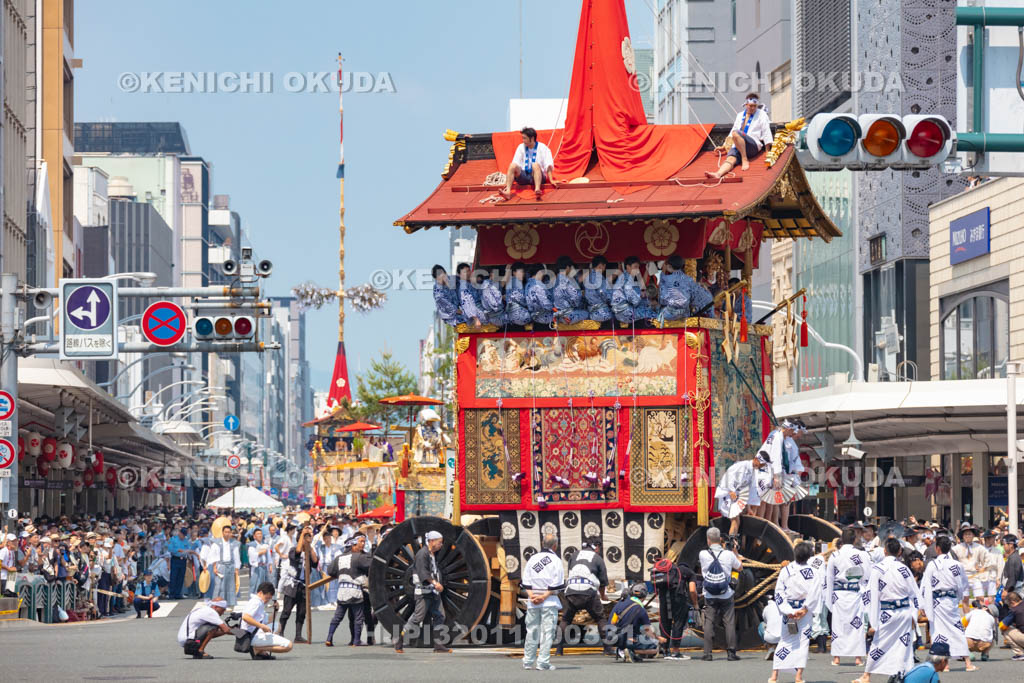 京都府　祇園祭の山鉾巡行（前祭）　函谷鉾