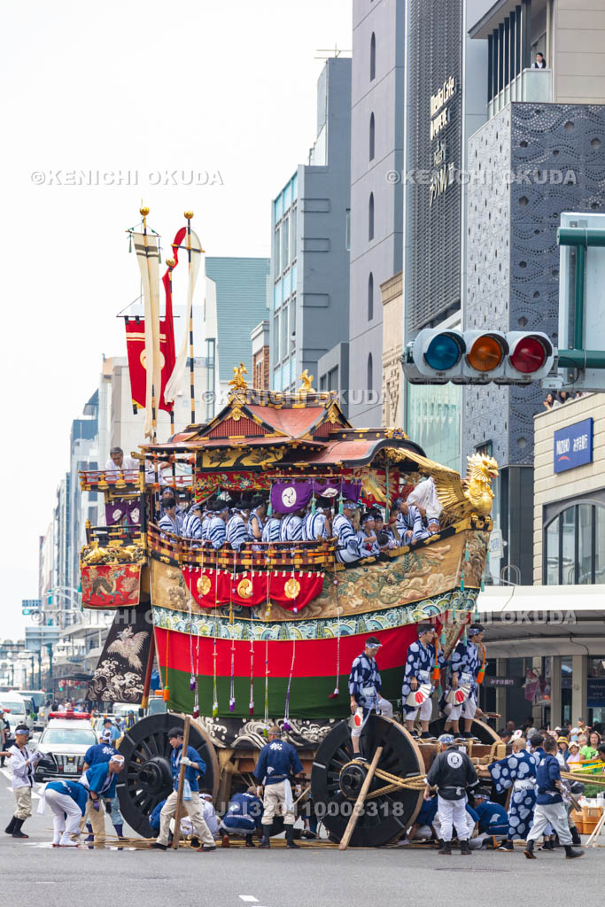 京都府　祇園祭の山鉾巡行（前祭）　船鉾