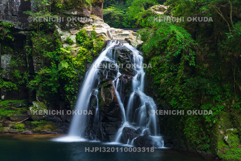 三重県　赤目四十八滝渓谷の千手滝