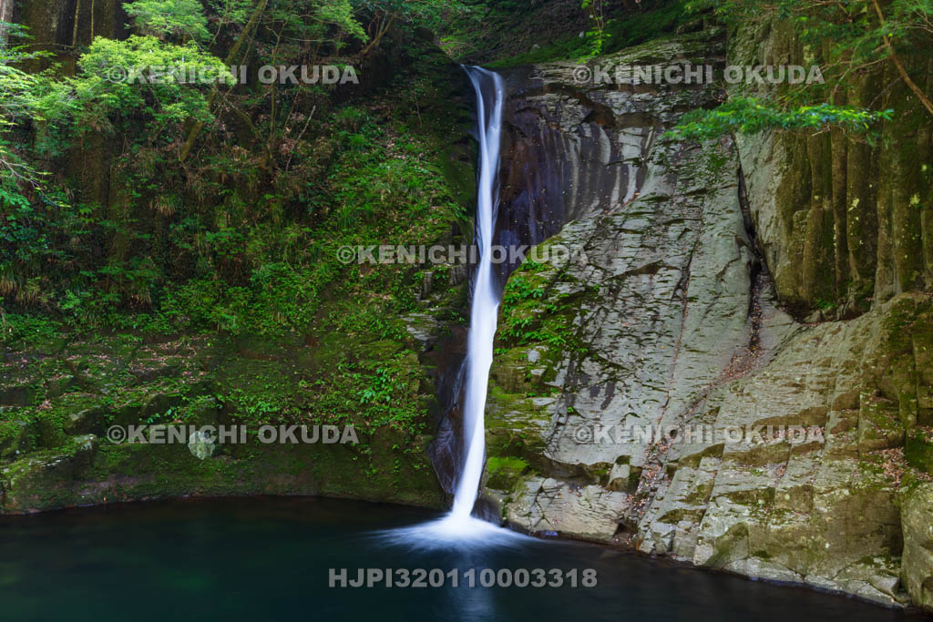 三重県　赤目四十八滝渓谷の布曳滝