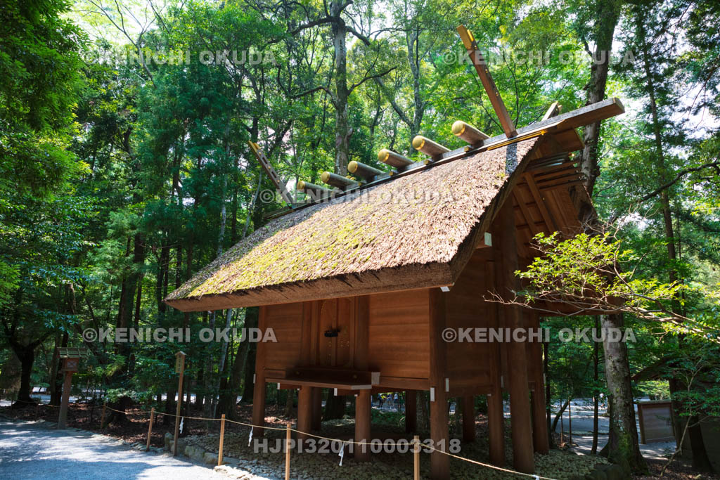 三重県　伊勢神宮　内宮の御稲御倉