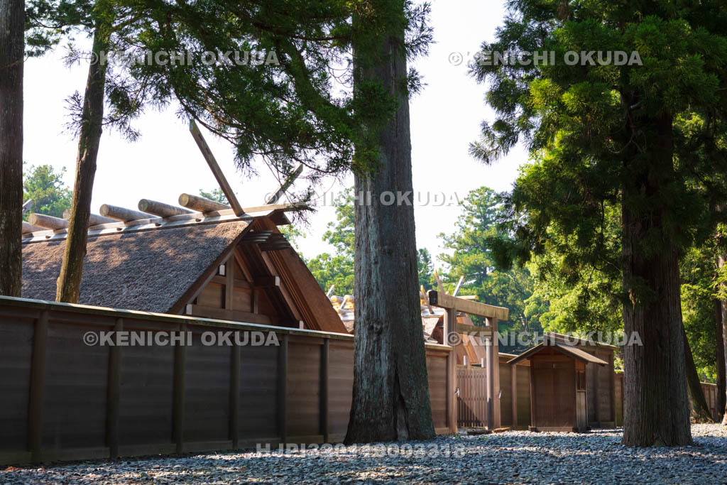 三重県　伊勢神宮　外宮の正宮と古殿地