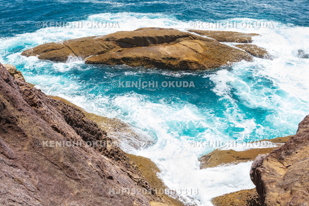 三重県　鬼ヶ城の潮吹