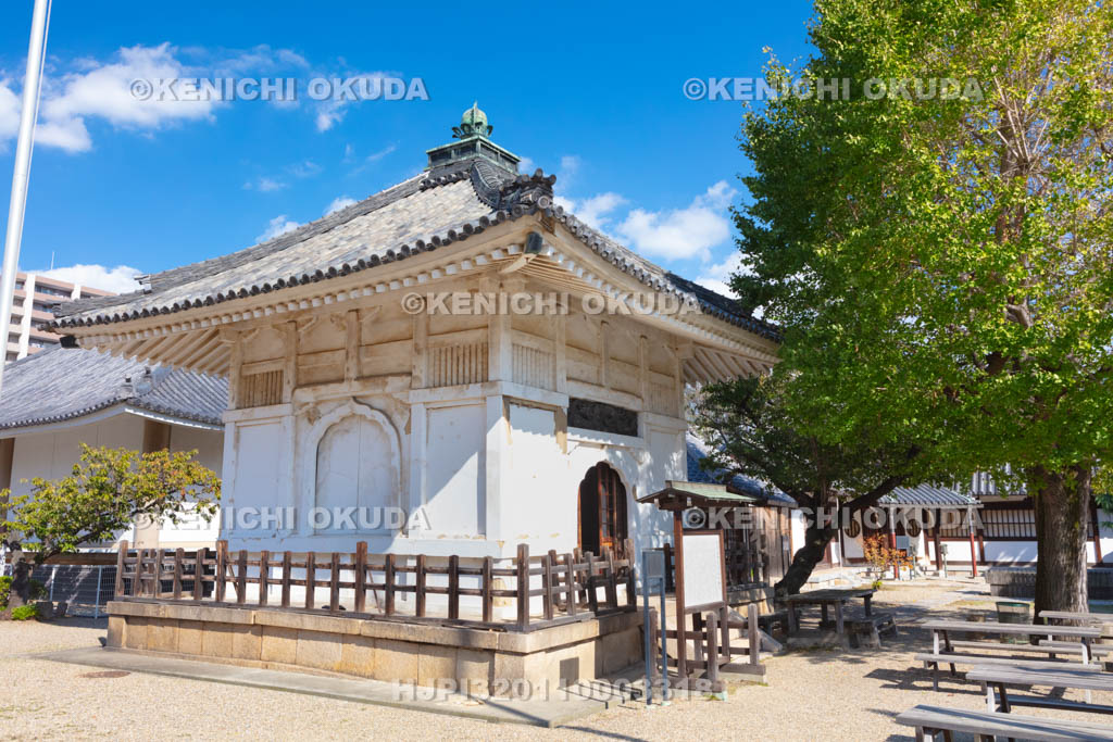 大阪府　大念佛寺の経蔵