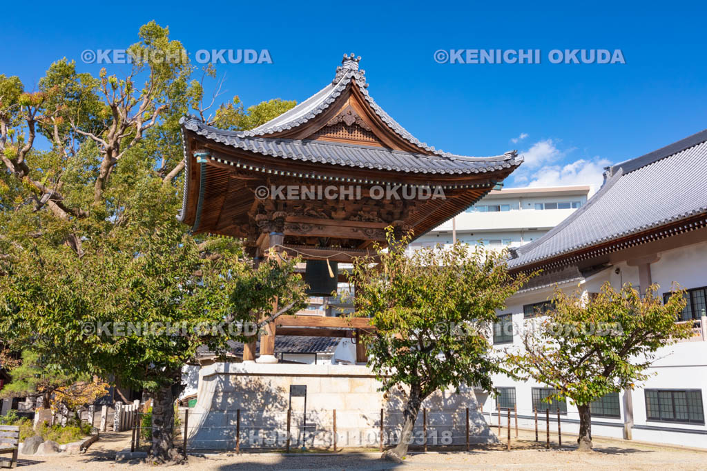 大阪府　大念佛寺の鐘楼