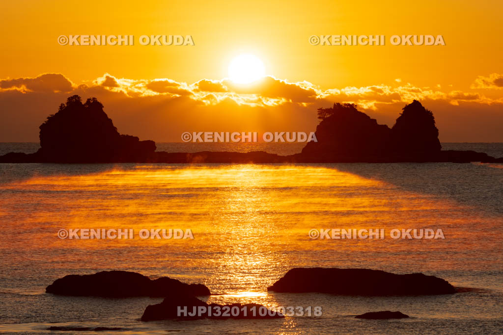 和歌山県　荒船（田原）海岸　海霧と初日の出